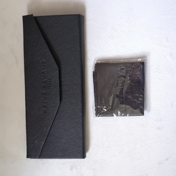 Prive Revaux Sunglasses with Gold Accents - Picture 4 of 6